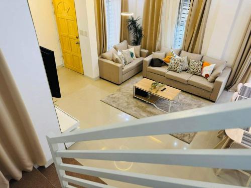 4 bedroom with big pool villa near clark