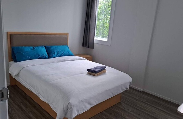 4 Bedrooms Apartment