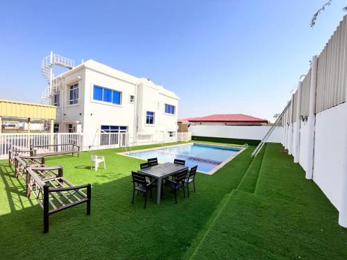 4 Bedrooms villa for rent