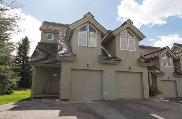 4 Br 3.5 baths Towne Home Driggs Idaho. Close to skiing, Jackson Hole, GTNP, YNP