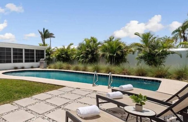 4 BR, 5 Bed, 2 King, 2 Bath, Private Pool