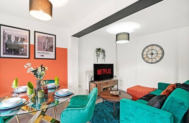 4 BR House, Next to Derby Royal, Free Parking