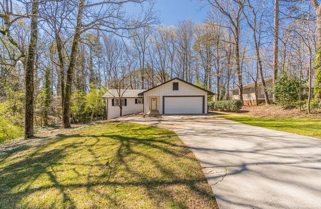 4 Kings! Only 1.5 miles to downtown Roswell