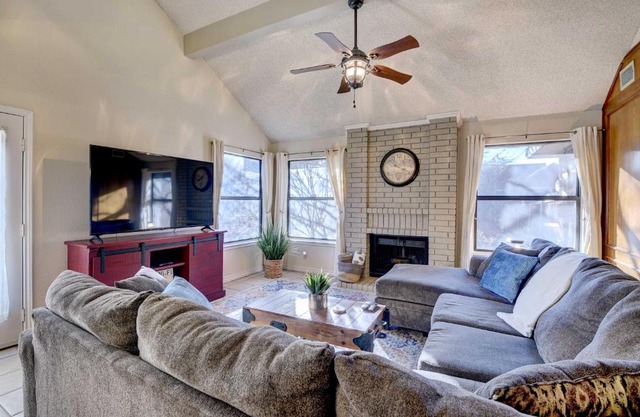 4 Mi to Joe Pool Lake Home in Grand Prairie