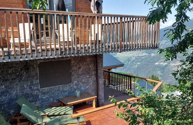 4 min Ski Lifts&Storage| 5 min walk Shops| 10min Spa&Pool| 1800m|VillaChalet.eu