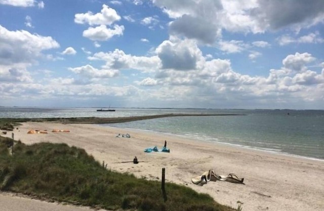 4-person chalet on campsite in Ouwerkerk