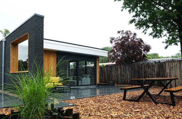 4-person holiday chalet in Baarland