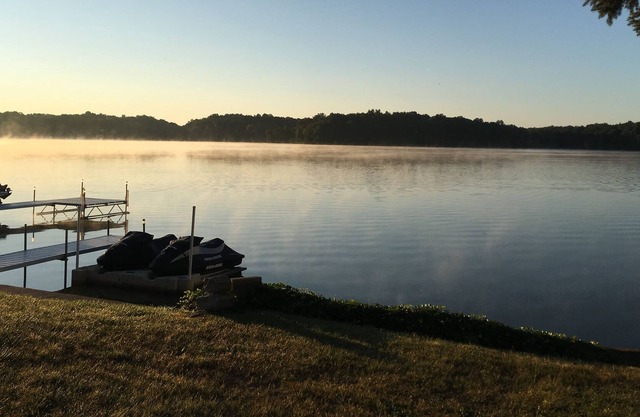 4 seasons to relax at Sylvan Lake Indiana waterfront property