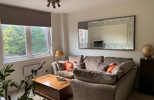 4 The Courtyard Central Windsor 2BR