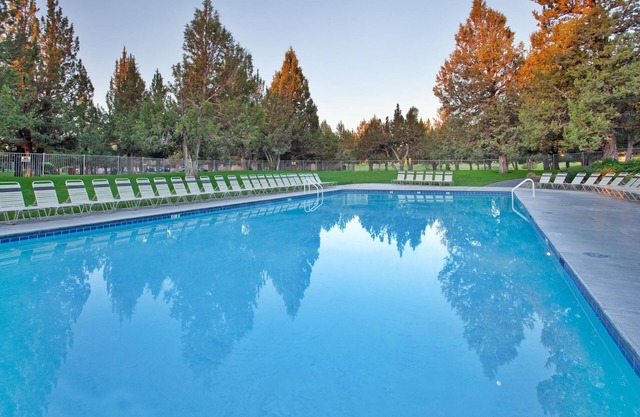 4 Units w/Kitchen | Pool, Spa, Golf & Free Parking