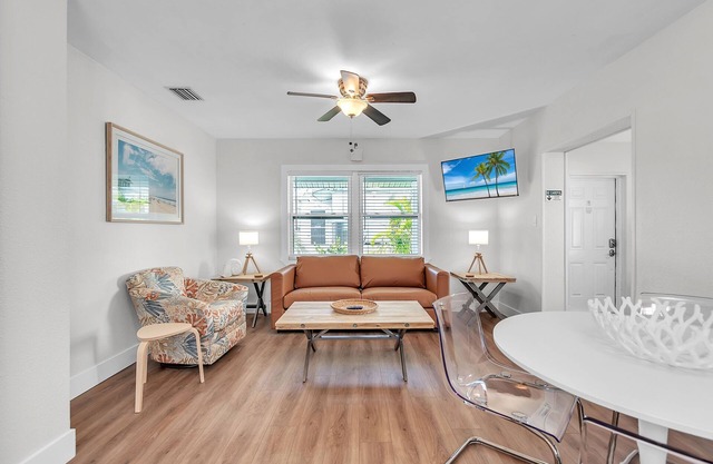 🌴400ft to the BEACH☀Shared/Heated Pool🐬Bungalows #6🌞BBQ Grills🐶Dogs Welcome!