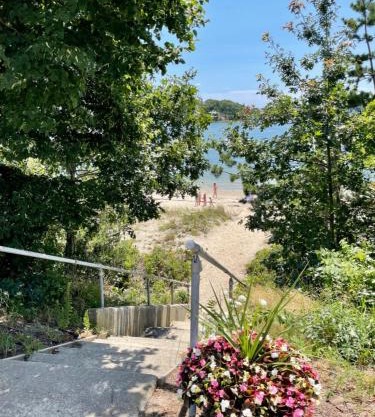 41 East Boulevard Onset- The Glam Shack