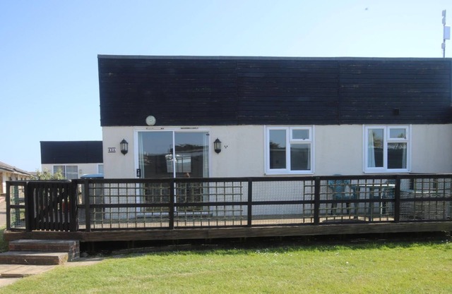 42A Medmerry Park 2 Bedroom Budget Chalet