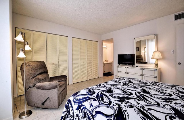 440 West Condo 1604N