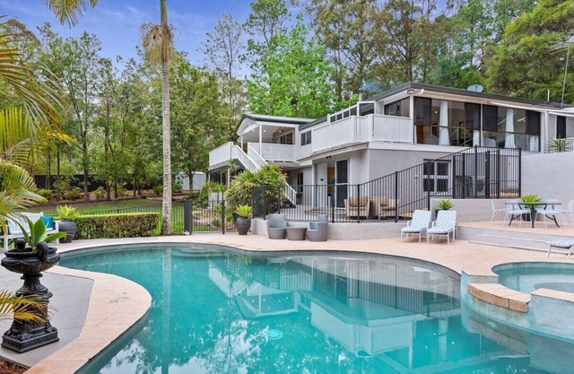 442 Martinsville Rd · Villa Nessa - Spa - 12.5m pool up to 14 guests