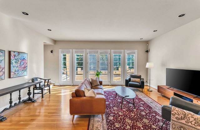 4B/3.5BA Home in Barnsley Ct｜Mainfloor Bedroom｜Washer&Dryer｜Garage Access #42234