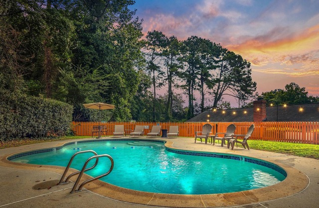 4BDR+1 SLP13 TOP LOCATION *HOT TUB* PRIVATE POOL (Season only)