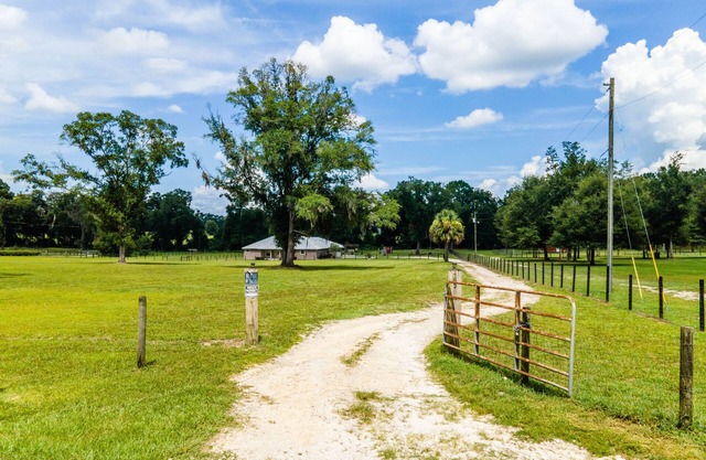 ✨ 4bed 2.5bath Pool Home. 5 mins from WEC! Sleeps 8-10 Guests. Pet Friendly