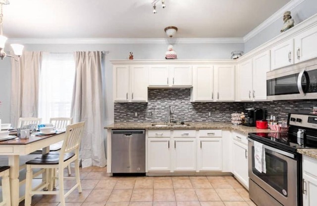 4Bedroom with King bed/Suite Downstairs