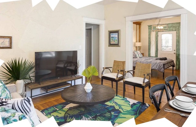 4BR/2BA Charming Louisville Getaway!