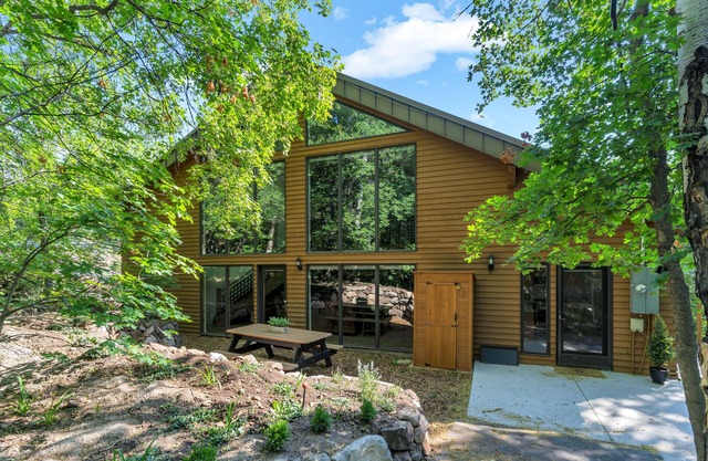 4BR Home Near Sundance Resort with Spa and Mountain Views