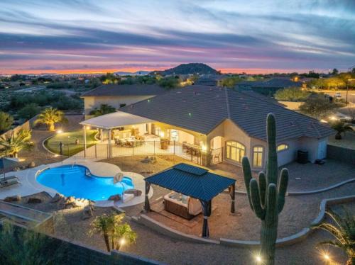 4BR Mesa Mountainside Retreat with Pool, Hot Tub and Games