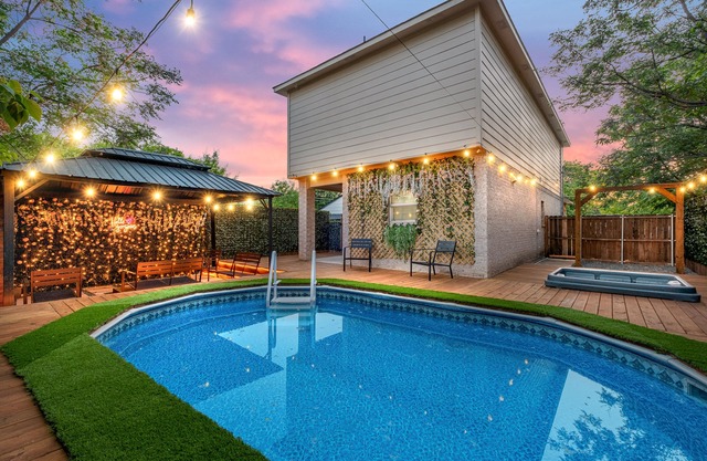 4BR ModernHome w/Pool & Jacuzzi