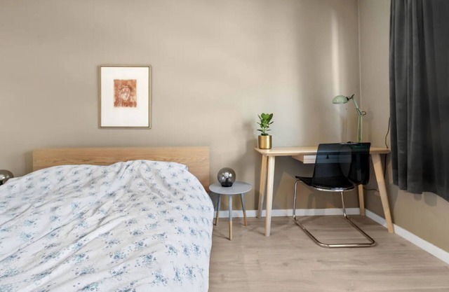 4BR Penthouse Apartment in City Center W/free Parking