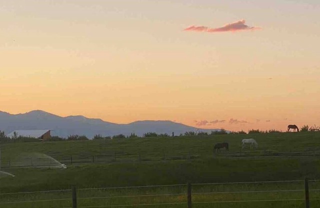 4BR Ranch w/Games + Deck + VIews | 4 Mi to Town