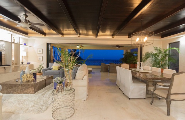 4Seasons InsideGate +Beachfront+IncredibleViews+Free2 golfCart+Housekeeper/cook
