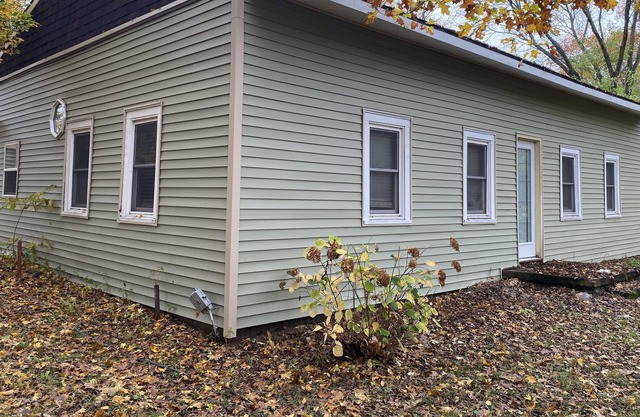 5 acre property with sunsets on marsh. Pet friendly.Fort Custer