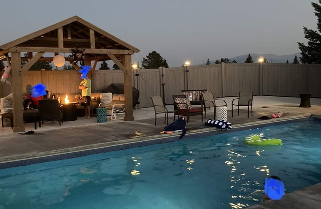 5 BDRM Luxury Montana Retreat on golf course+PRVT pool (seasonal)+3 nearby lakes