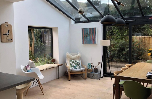 5 Bed House - Sleeps 15 - Pets - Garden - Parking