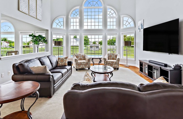 5-Bed Luxury Corporate Rental with Pool & Office Space Near National Harbor