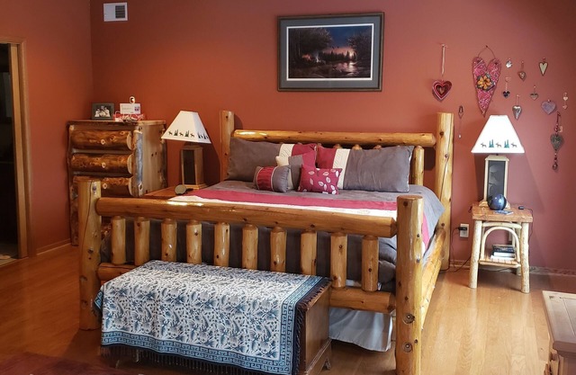 5-bedroom, 3.5 bath house on Lake Vermilion with WiFi, AC. Enjoy your stay