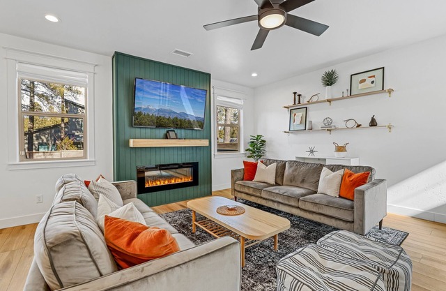 5 Bedroom 3 bath, less than 5 miles from Downtown Flagstaff/NAU