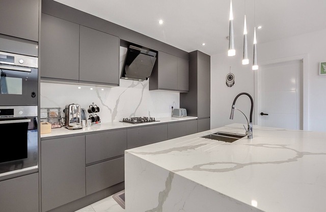 5 bedroom accommodation in East Grinstead