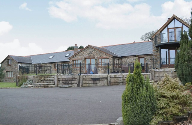 5 bedroom accommodation in St Clears, near Laugharne