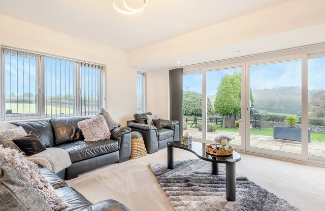 5 bedroom accommodation in Drybrook