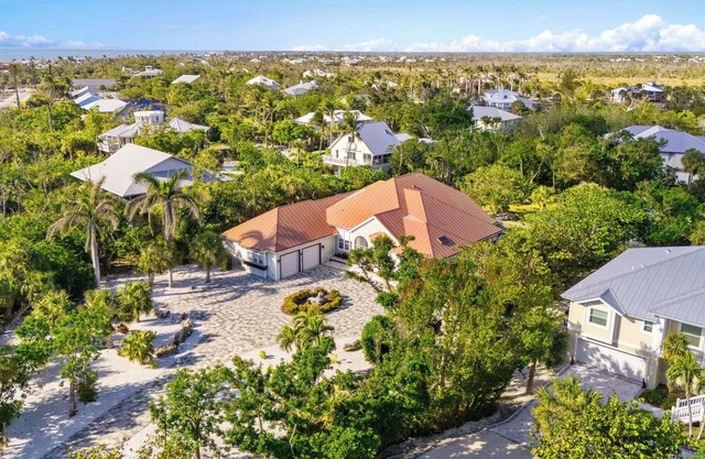 5 bedroom accommodation in Sanibel