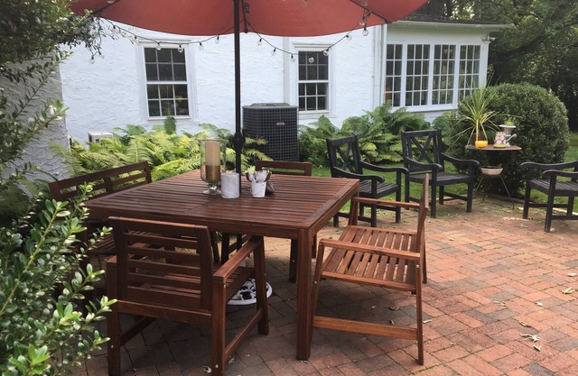 5 bedroom historic home-perfect for college graduations!