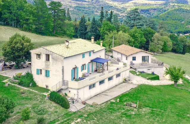 5 bedroom nice home in Noyers-sur-Jabron