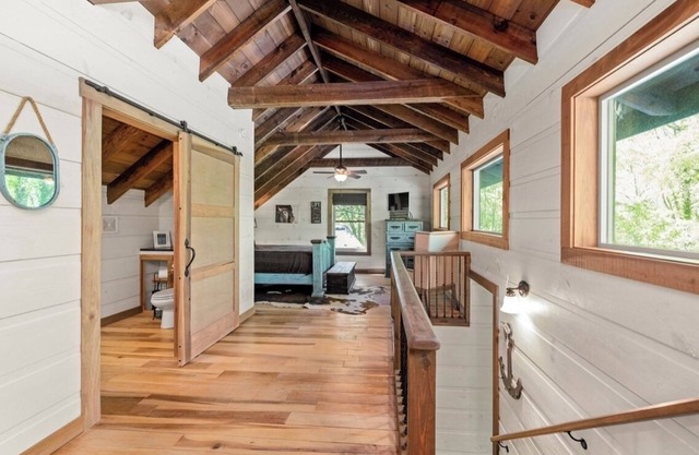 5 Bedroom with Private Boat Dock