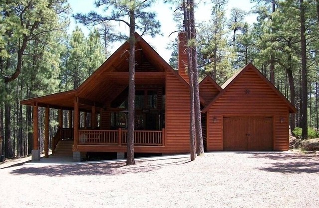 5 bedrooms! Beautiful Mountain Retreat