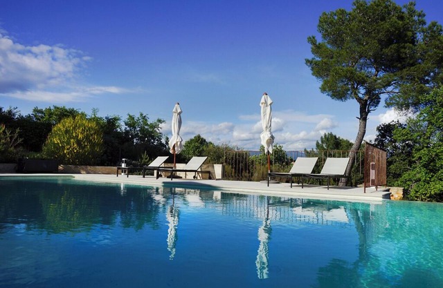 5 BEDROOMS HILLTOP VILLA – AMAZING VIEWS - AIR CONDITION - SECURE HEATED POOL