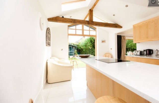 5* Luxury.Contractor.leisure.Insurance.relocation Garden sea Pets.Fab transport