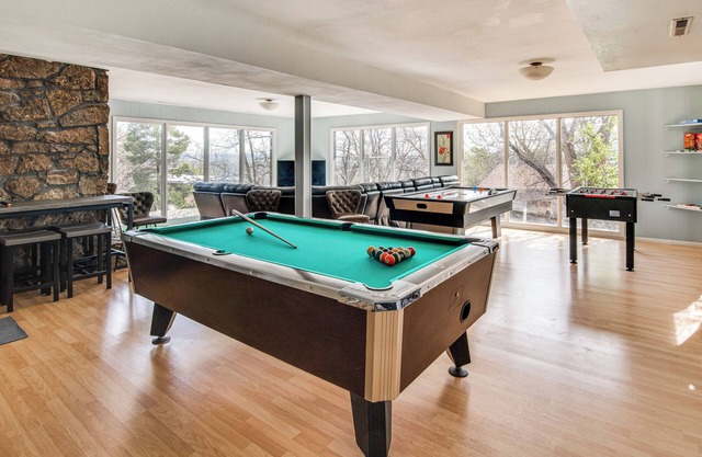5 Mi to Area Attractions: Home w/Indoor Hot Tub