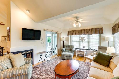 5 Mi to Beach Lewes Home with Deck and Pond View