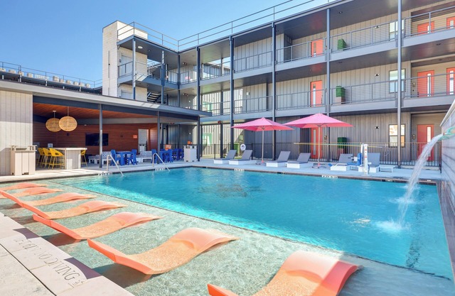 5 Mi to Dtwn: Modern Condo in New Braunfels!
