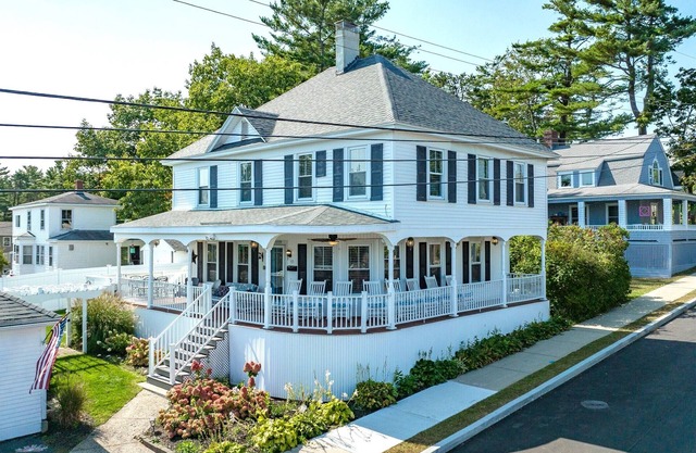 5 Min Walk to Beach, Huge Deck, Ocean View, Beach Gear - Perfect Family Escape!